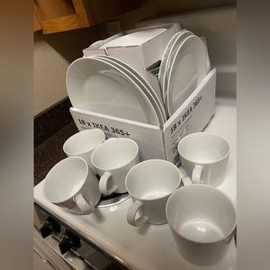 Dinnerware Set